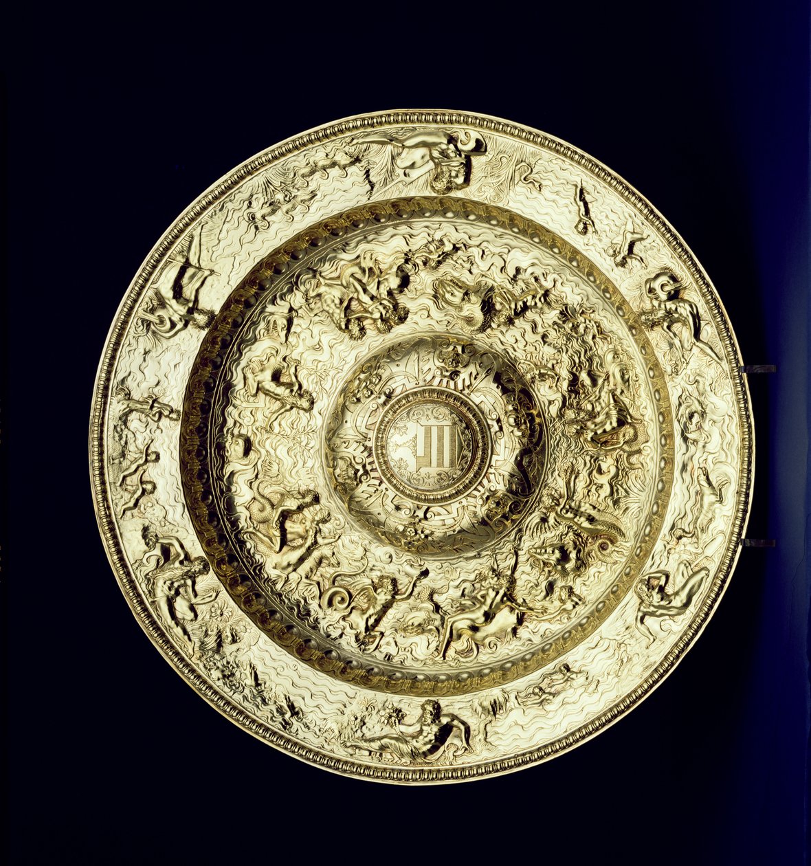 Silbervergoldetes Becken, geprägt, getrieben und graviert, französisch, ca. 1560-83 von Unbekannt Unbekannt