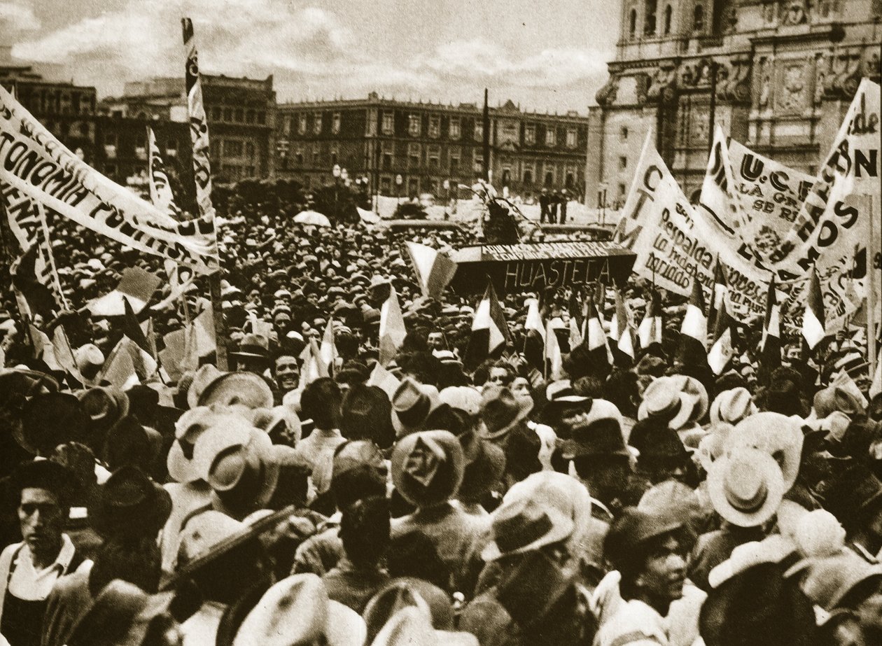 Menschenmengen in Mexiko-Stadt feiern die Nationalisierung der Ölreserven, März 1938 von Unbekannt Unbekannt