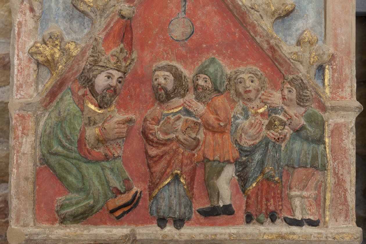Altarbild. Polychromer Stein. Zweite Hälfte des 14. Jahrhunderts. Ursprung ehemalige Pfarrkirche von Torre de Rialb. Detail. Mittleres Register. Linkes Panel. Oberer Teil: Die Heiligen Iscle und Victoria mit den Beamten. von Unbekannt
