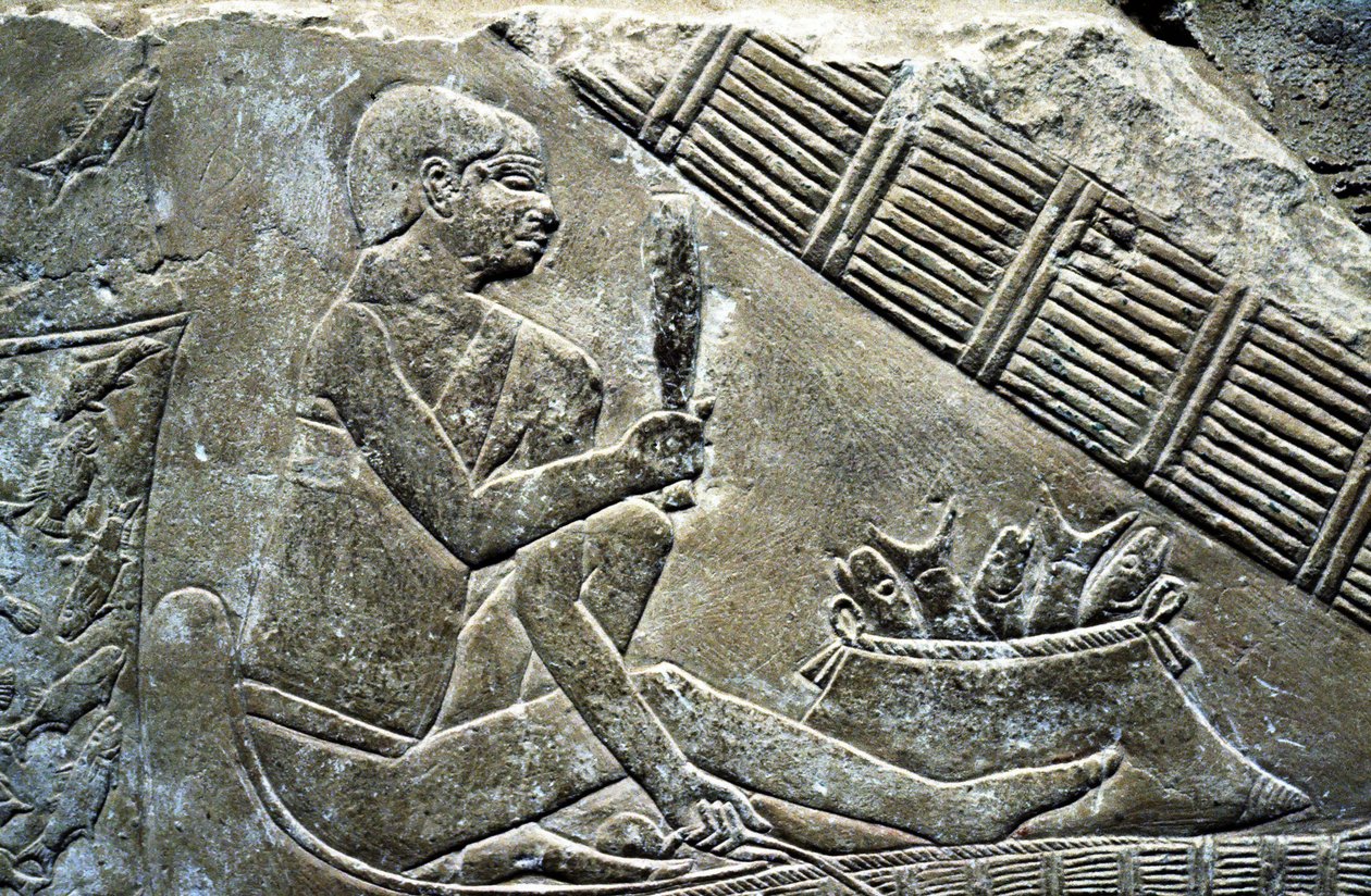 Detail der Reliefs, die einen Fischer darstellen von Leopold Blonder