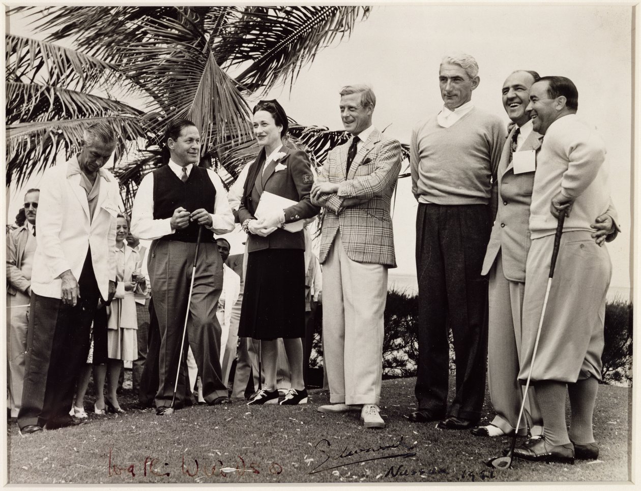Edward, Herzog von Windsor (1894-1972) und Wallis, Herzogin von Windsor (1896-1986) bei einem Golfturnier in Nassau von Unbekannt
