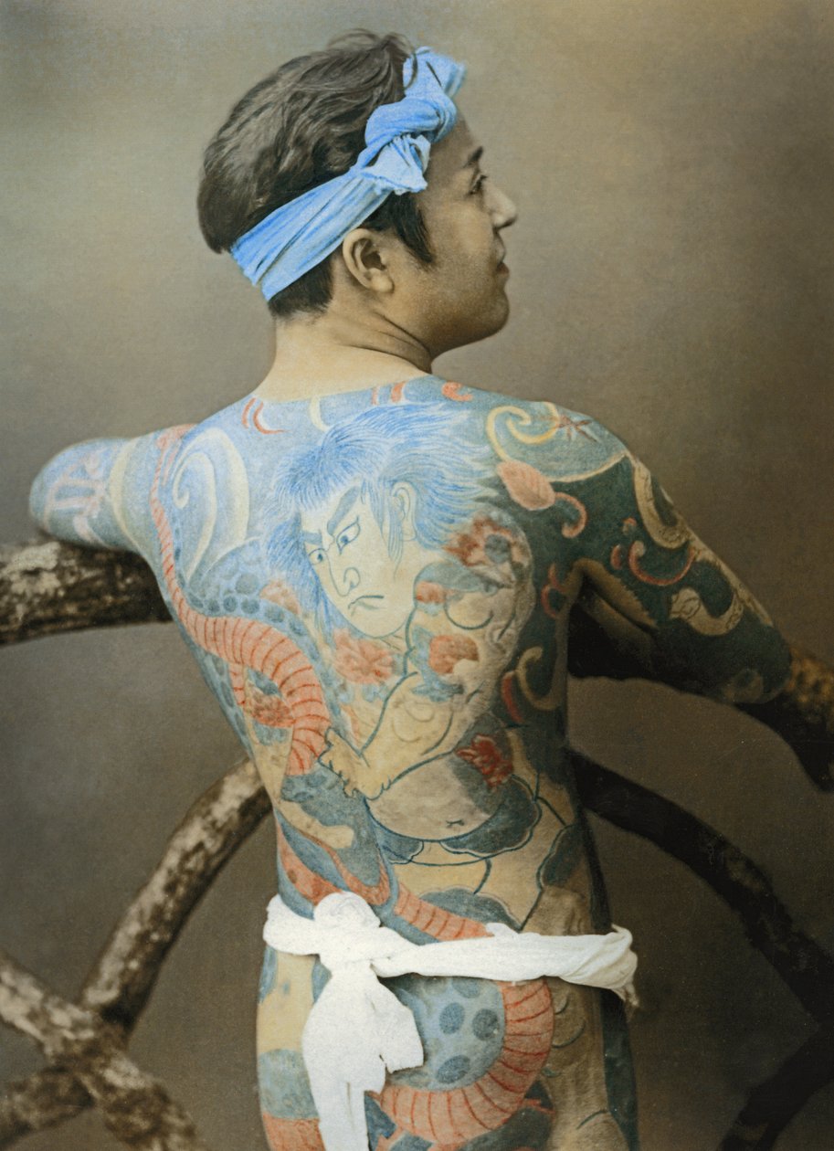 Japanischer Mann mit Tätowierungen, um 1910 (Foto) von Unbekannter Künstler