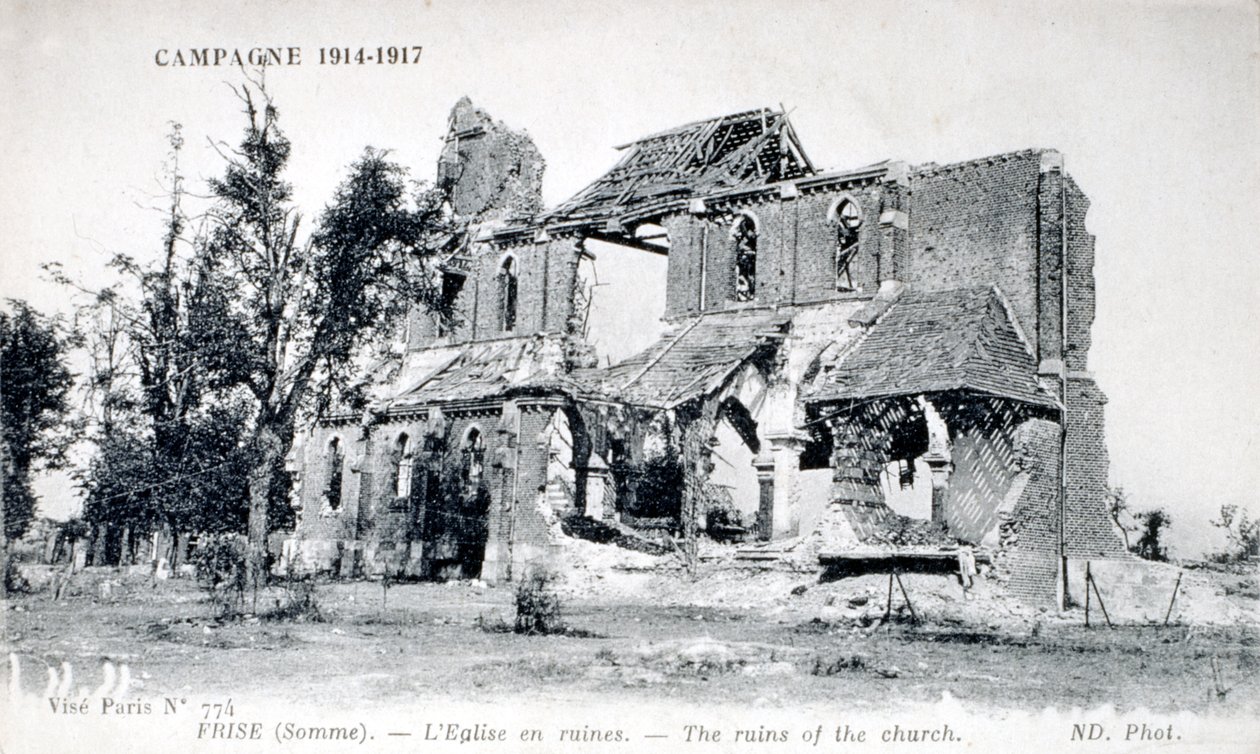 Ruinen der Kirche im Dorf Frise, Somme, Frankreich 1914-1918 (Postkarte) von Unbekannter Künstler