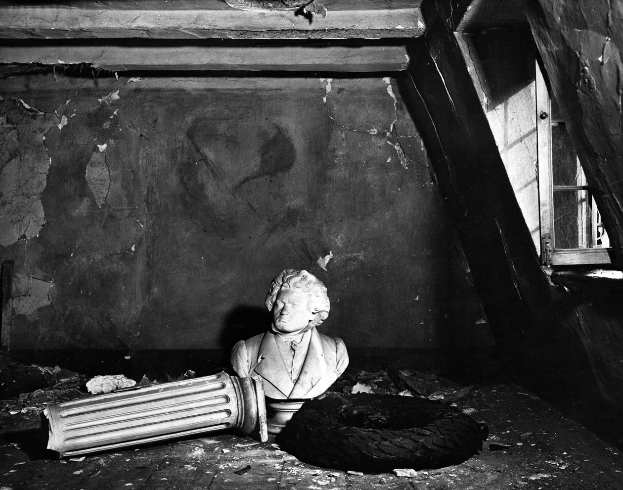 Zweiter Weltkrieg (1939-1945): Bonn (Deutschland) 9. März von Unbekannt