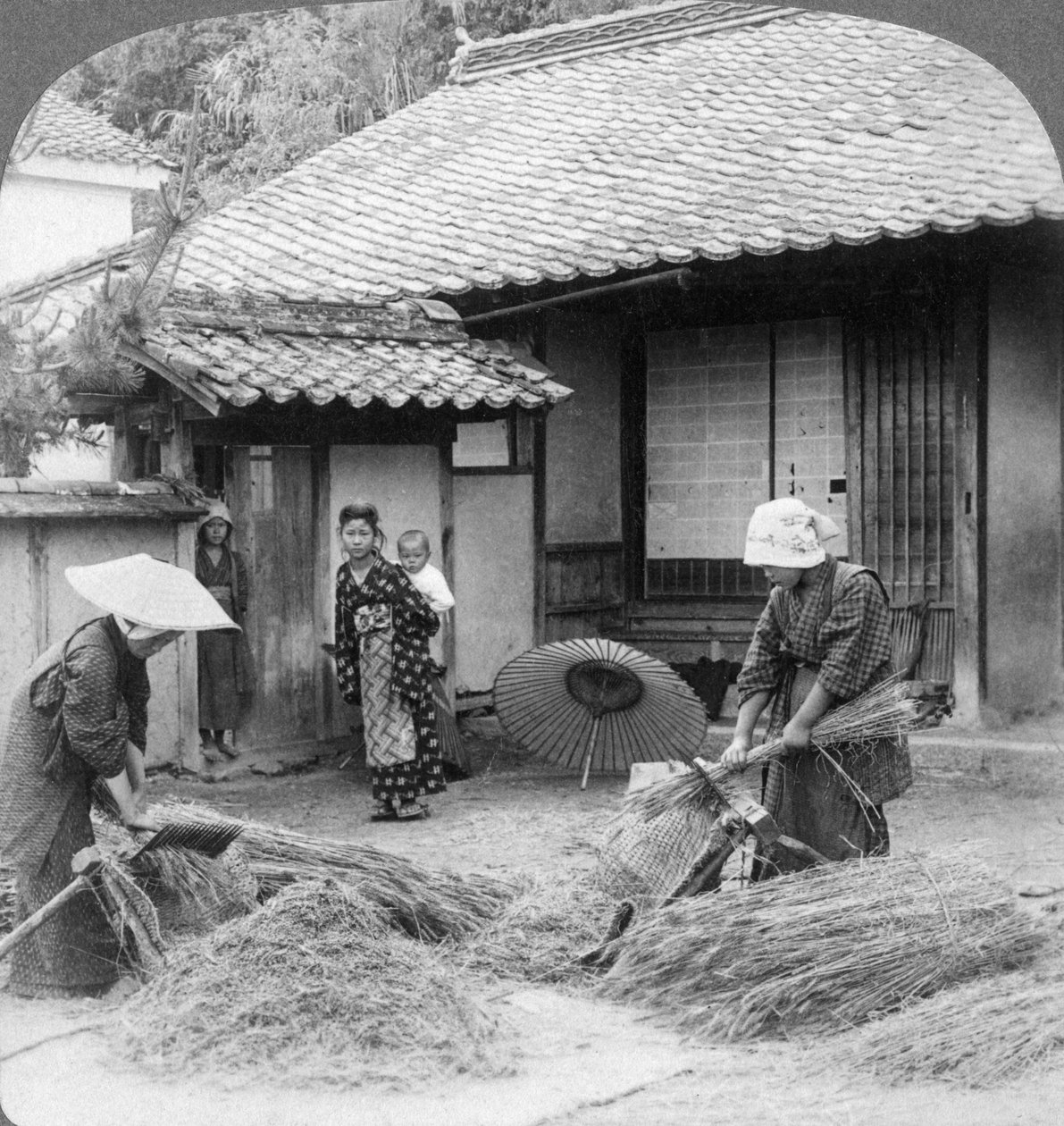 Bäuerinnen bei der Arbeit, Iwakuni, Japan von Underwood and Underwood