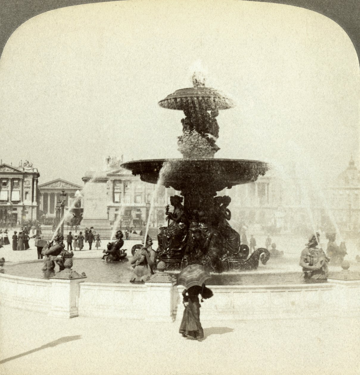 Brunnen, Place de la Concorde, Paris, Frankreich von Underwood and Underwood