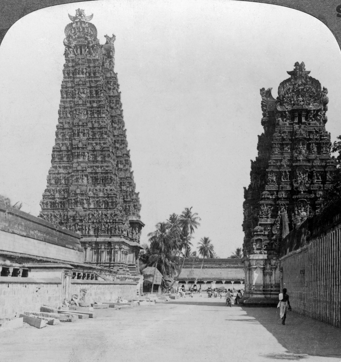 Gopuram, Sri Meenakshi Hindu-Tempel, Madurai, Tamil Nadu, Indien, um 1900 von Underwood and Underwood