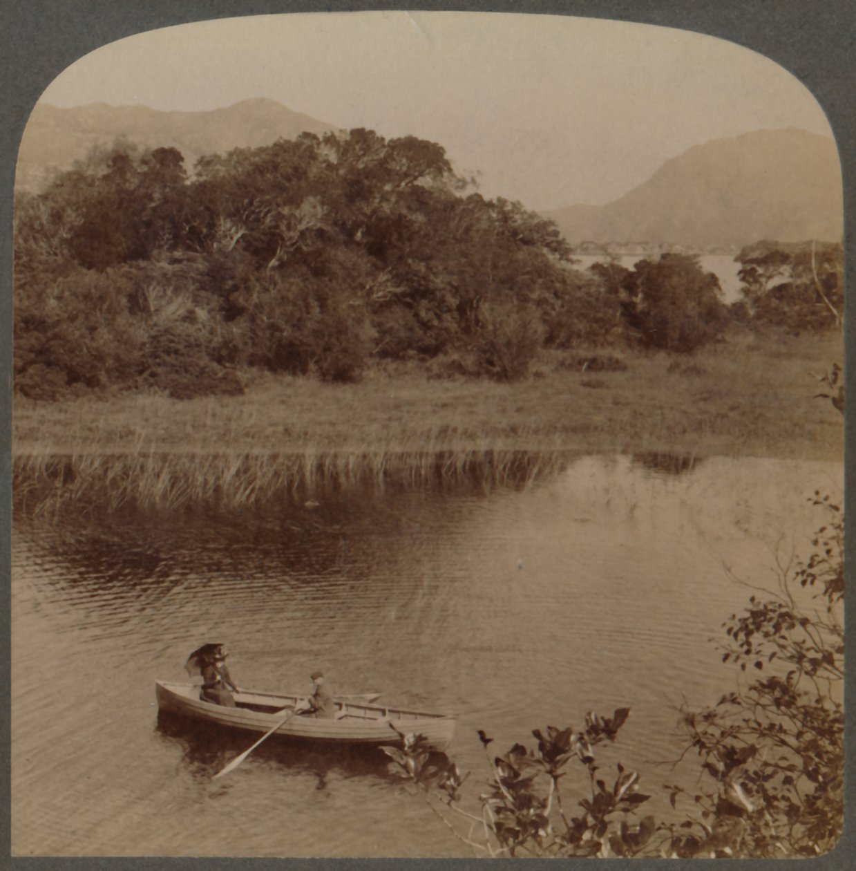 Am Oberen See von schönen Killarney, Irland, 1901 von Underwood and Underwood