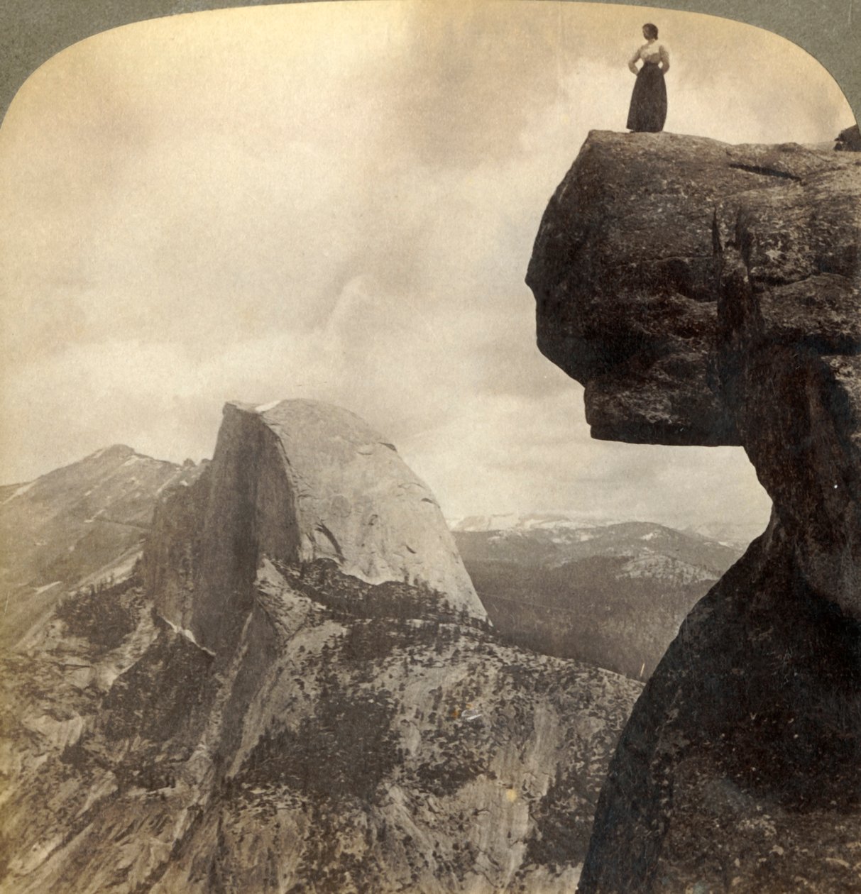 Blick auf die großartigste Naturkulisse - vom Glacier Point N.E. Yosemite Valley, Kalifornien, 1902 von Underwood and Underwood