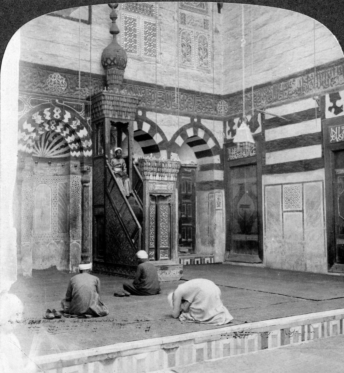 Die Gebetsnische und die Kanzel in der Grabmoschee von Kait Bey, Kairo, Ägypten, 1905 von Underwood and Underwood