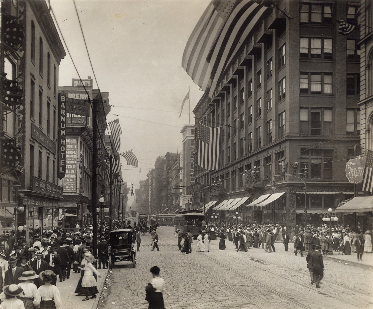 Washington Avenue westlich von der Sixth Street von Unknown