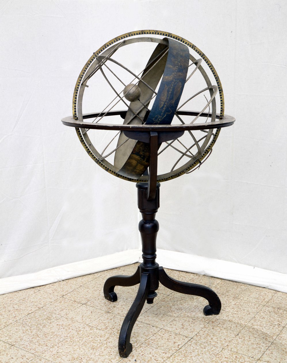 Armillarsphäre aus dem 17. Jahrhundert: Mailand, Museo Nazionale delle Scienze e delle Tecniche von Unknown artist