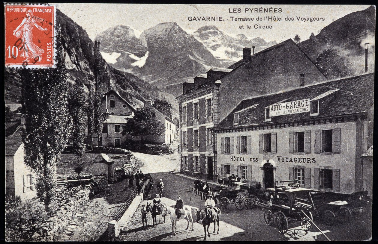 Die Pyrenäen, Gavarnie: Terrasse des Hotel des Voyageurs und der Zirkus - Postkarte, späte 19. Jahrhundert von Unknown artist