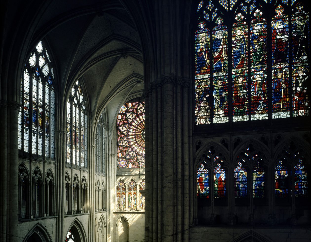 Buntglasfenster und Rosette der Kathedrale von Troyes von Unknown artist