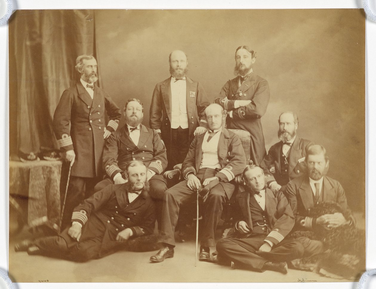 Gruppenporträt von Marineoffizieren von Unknown artist