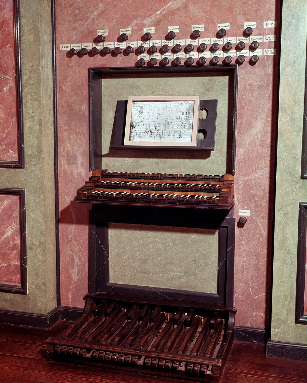 Orgel der Marienkirche, Bonn, Deutschland, die Ludwig van Beethoven (1770-1827), deutscher Komponist, als Kind spielte. Beethoven-Museum, Bonn von Unknown artist