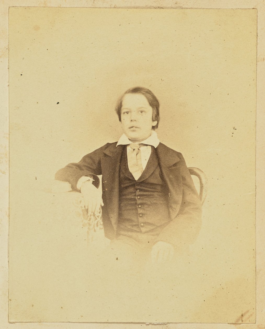 [Porträt eines jungen Jungen] von Unknown artist
