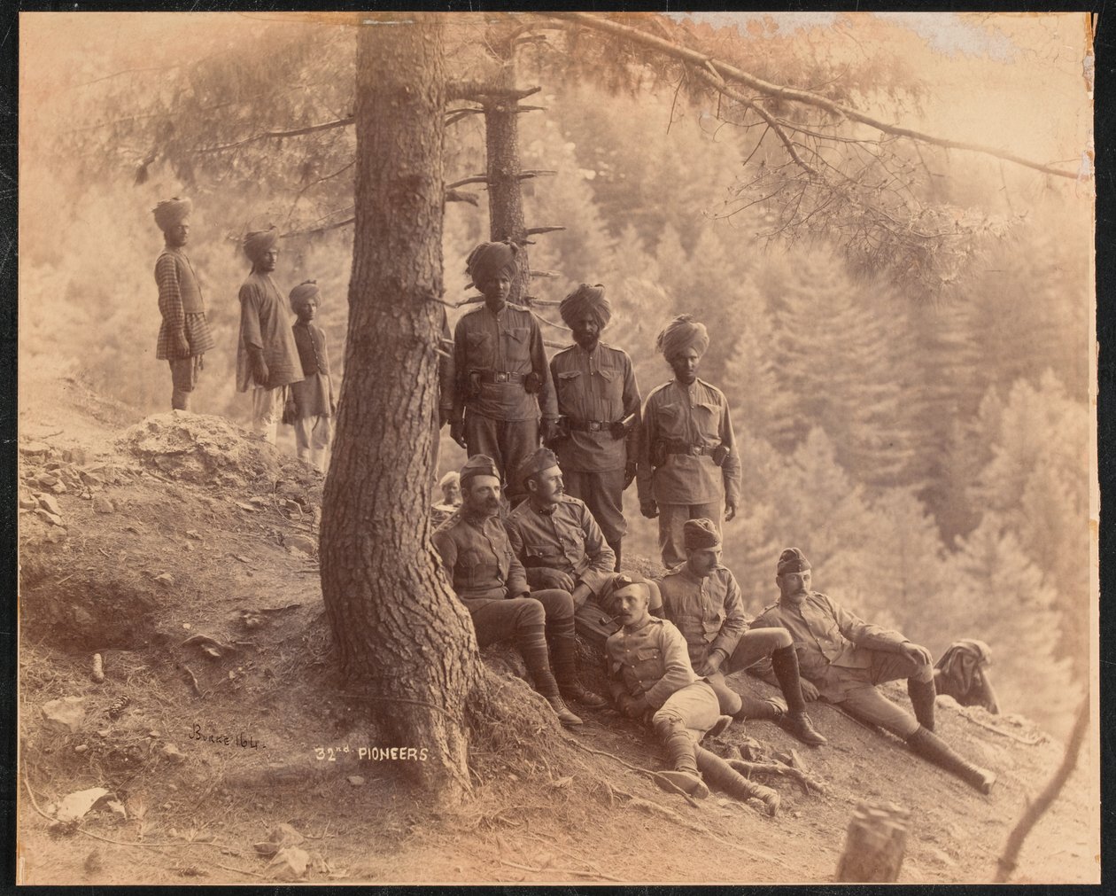 Britische Offiziere und indische andere Ränge, 32. Pioniere in Afghanistan von Unknown photographer
