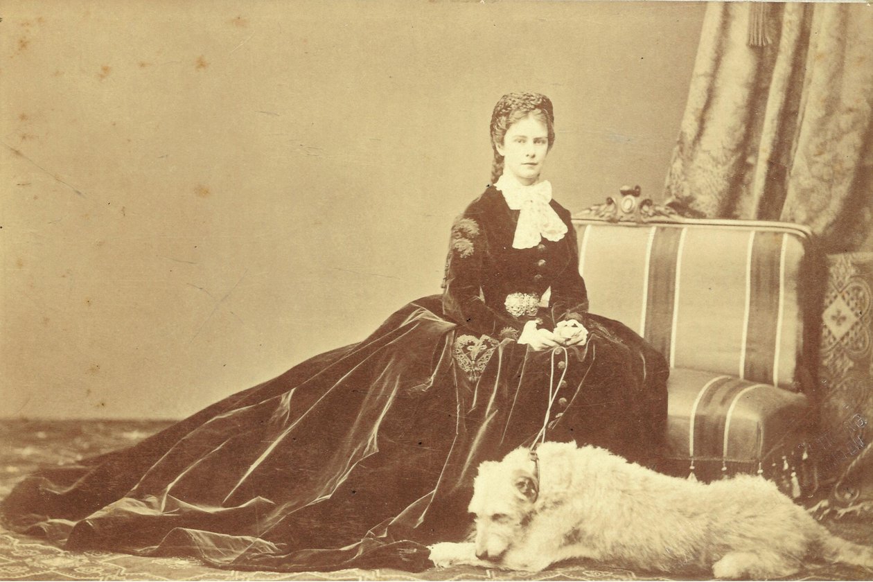 Elisabeth, Kaiserin von Österreich und Königin von Ungarn (24. Dezember 1837 – 10. September 1898) von Unknown photographer