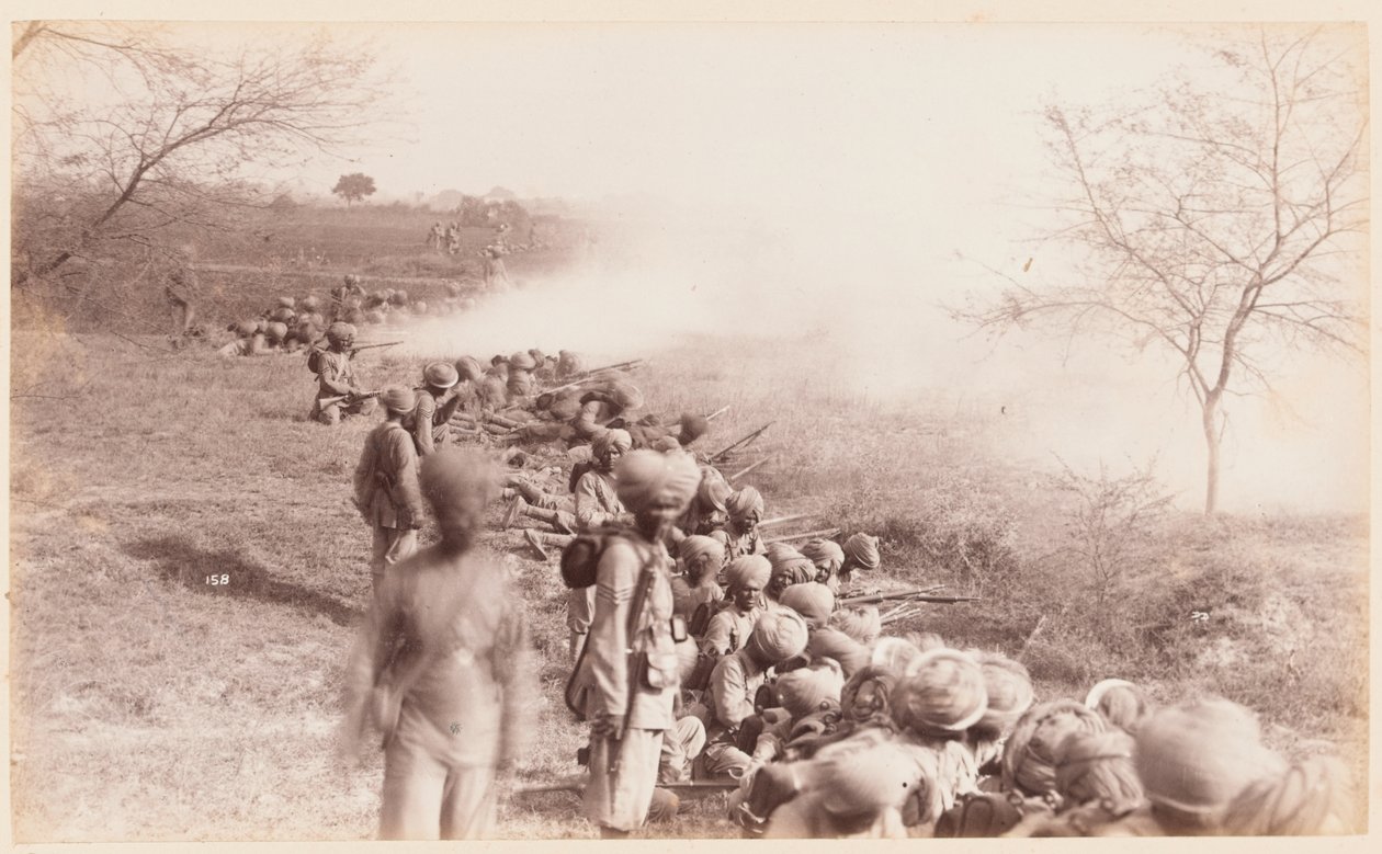 Feuerlinie des 14. Regiments der Bengalischen Infanterie (Ferozepore Sikhs), Delhi Übungslager von Unknown photographer
