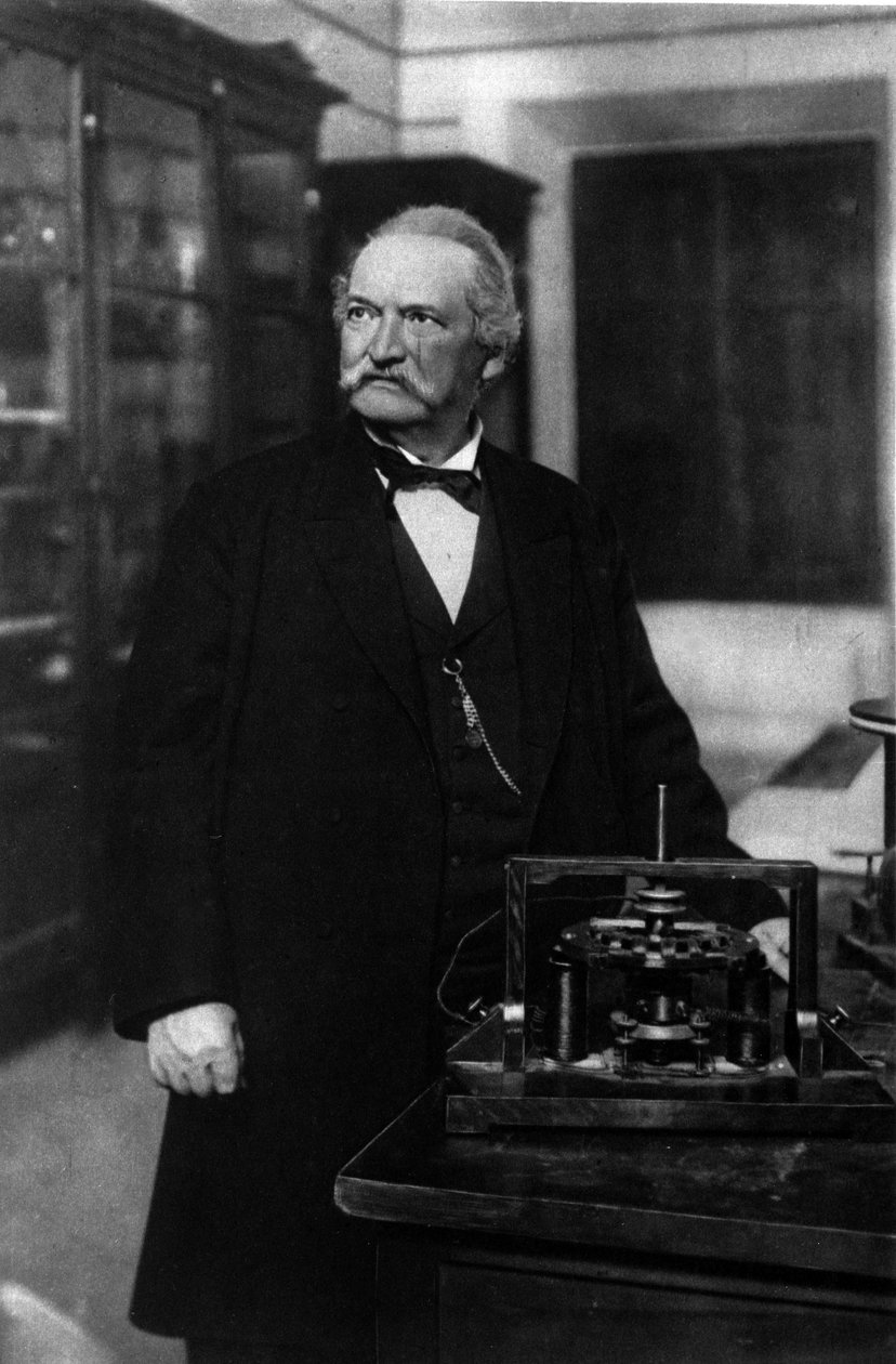 Porträt von Antonio Pacinotti, italienischer Physiker (1841-1912) mit seinem Ring (Anello) von Unknown photographer