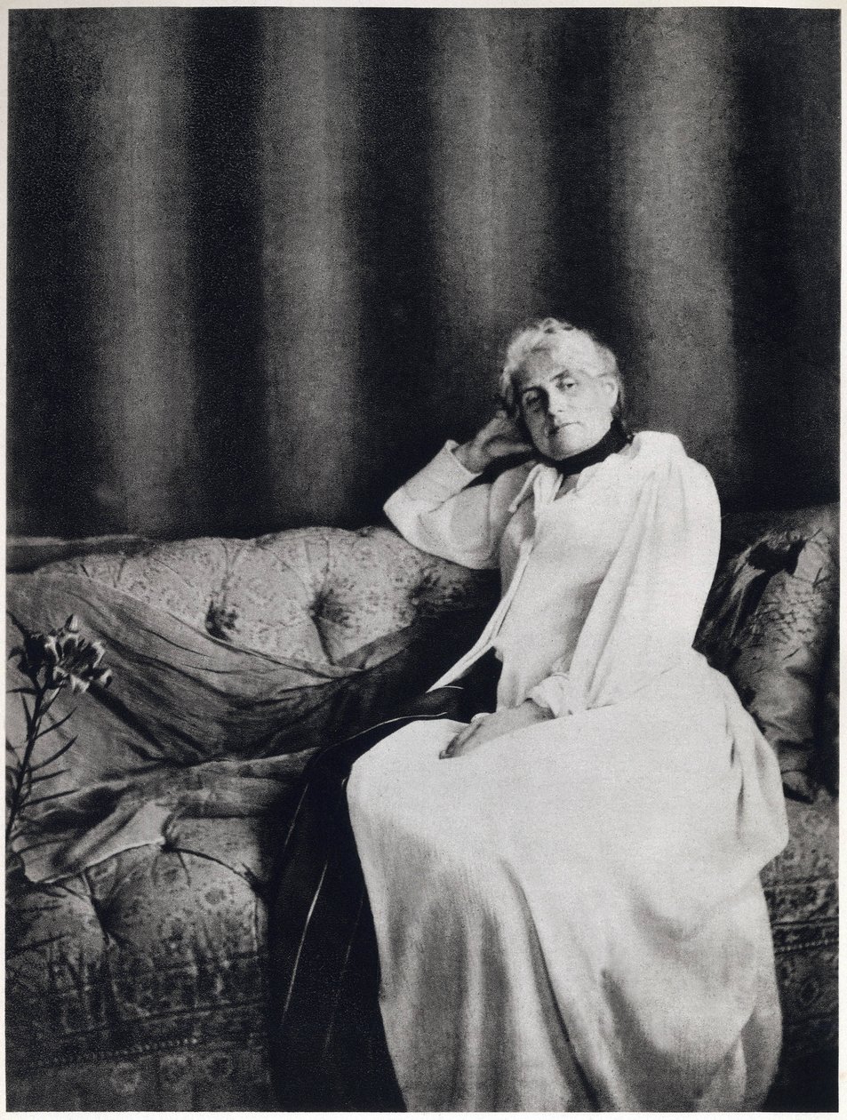Porträt von Berthe Morisot, ca. 1893 (s/w Foto) von Unknown photographer