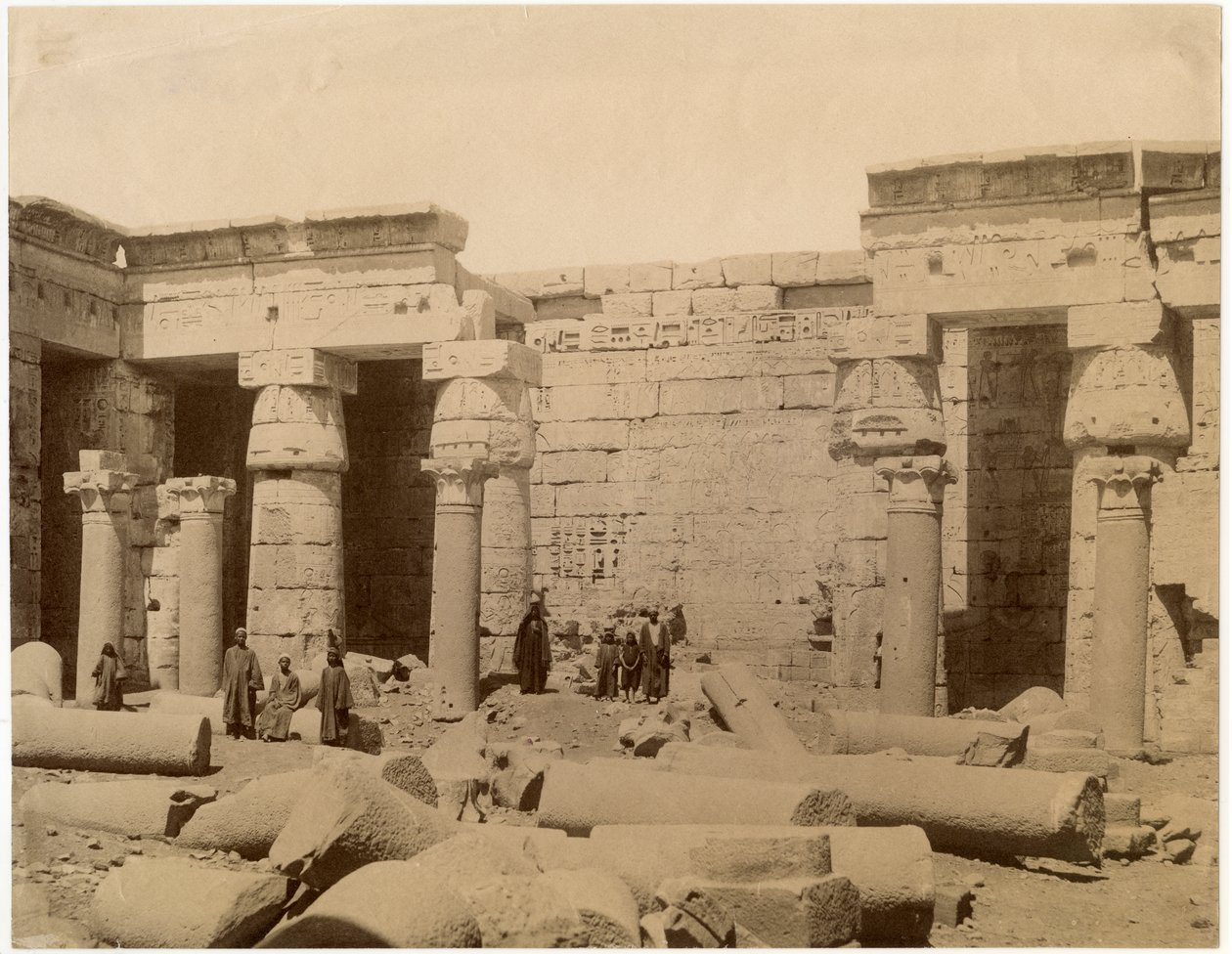 Zweiter Hof des Totentempels von Ramses III., Nordseite, Medinet Habu, Ägypten, ca. 1890 von Unknown photographer