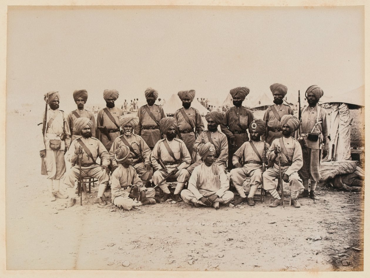 Das 15. (Ludhiana) Regiment der Bengal Native Infantry in der Wüstenlandschaft des Sudan von Unknown photographer