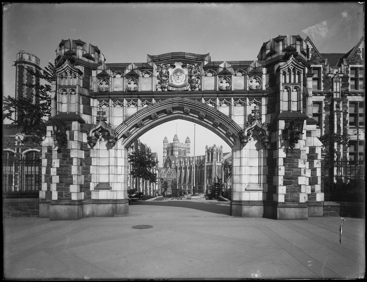 Amsterdam Avenue Tor des City College of New York Campus, New York City, 13. Juli 1914 von William Davis Hassler