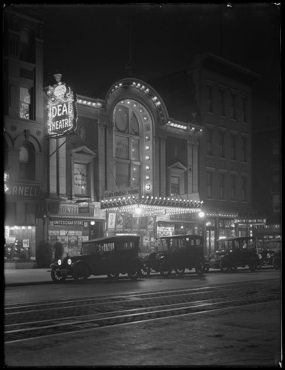 Das Ideal-Theater an der Eighth Avenue, New York City, 6. Januar 1917 von William Davis Hassler