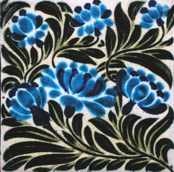 Fliese mit Blumendesign von William de Morgan