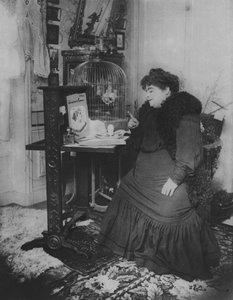 Jeanne Bloch und ihr Papagei von (after) French Photographer