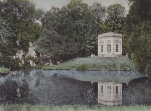 Parc du Petit Trianon, Pavillon de Musique (farbiges Foto) von (after) French Photographer