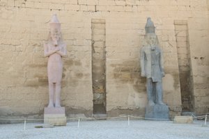 Luxor Temple, Ancient Egyptian Architecture in Luxor von Albert Mansour