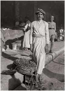 Ein kleiner Handel, der wenig Gewinn bringt, Irak, 1925 von A. Kerim