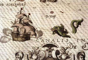 Ein Meeresmonster greift eine Galeone (Karavelle) an. Detail einer Karte in „Theatrum Orbis Terrarum“ von Abraham Ortelius, Antwerpen 1584.