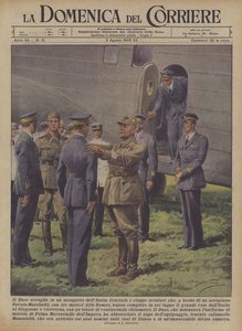 Der Duce empfängt auf einem Flughafen in Mittelitalien die fünf Flieger, die an Bord...
