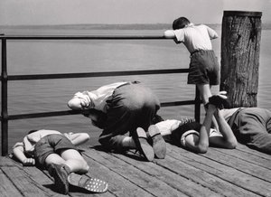Beschäftigt mit dem Fischen, Italien, um 1950-60
