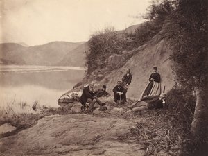 Gruppenporträt in der Nähe des Fangguangyan-Klosters, Fujian, ca. 1869