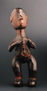 Stehende Figur eines europäischen Mannes mit Pfeife, Südostafrika, späte 19. Jahrhundert