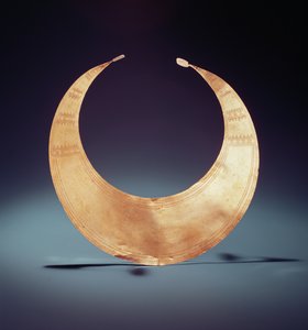 Lunula, Ross, County Westmeath, Frühe Bronzezeit, ca. 2000 v. Chr.