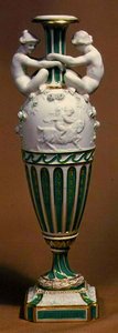 Minton-Vase mit Parian-Porzellanfiguren, ca. 1855