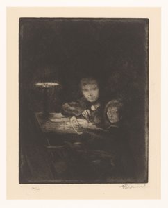 Zeichnende Kinder bei Dämmerlicht