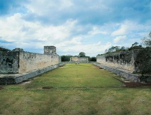 Mexiko, Bundesstaat Yucatan, Chichen Itza, Großer Ballspielplatz von Nicolas Toussaint Charlet