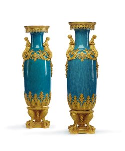 Paar Vasen im Louis-XVI-Stil, drittes Viertel des 19. Jahrhunderts von Alfred Emmanuel Louis Beurdeley