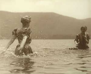 Emmy und Selma, Lake George, 1899