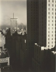 Von meinem Fenster im Shelton, Westen, 1931 von Alfred Stieglitz