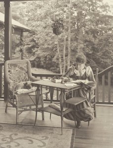 Auf der Veranda, Oaklawn, Lake George von Alfred Stieglitz