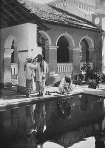 Religiöse Vorbereitungen in der Moschee, c. 1890, 1910 von Alfred William Amandus Plate