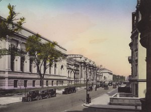 New York: Metropolitan Museum of Art, Fifth Avenue und East 80th Street von American Photographer (after)